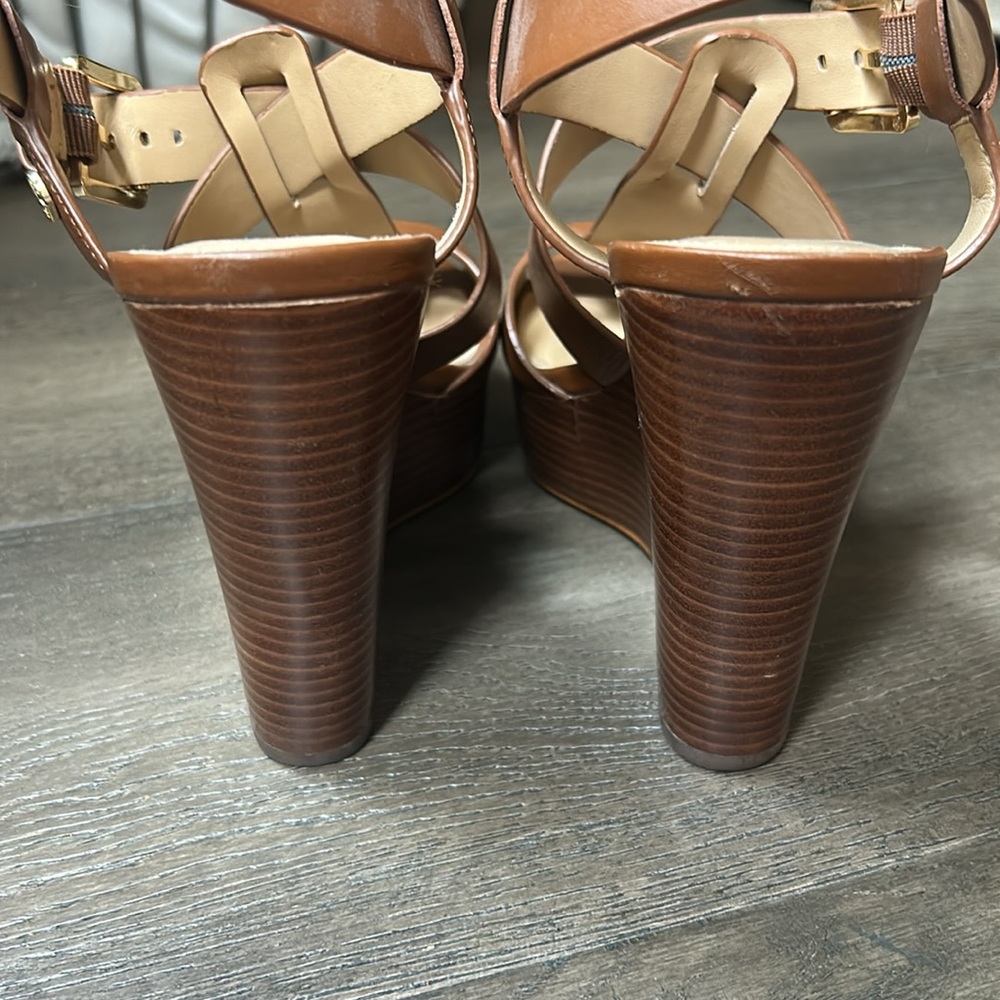 EUC Michael Kors brown leather wedges size 7 - Picture 6 of 8
